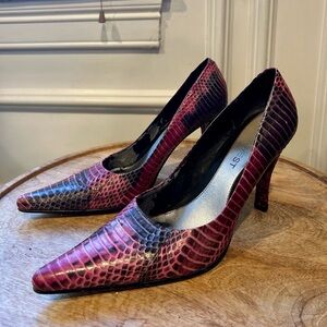 Vintage Nine West Red and Black Snakeskin Heels